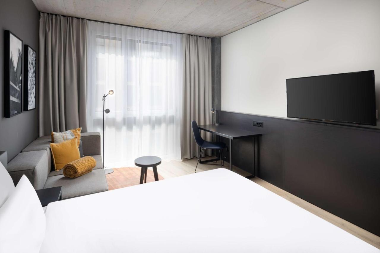 Radisson Hotel & Suites Zurich Opfikon-Glattbrugg Екстер'єр фото